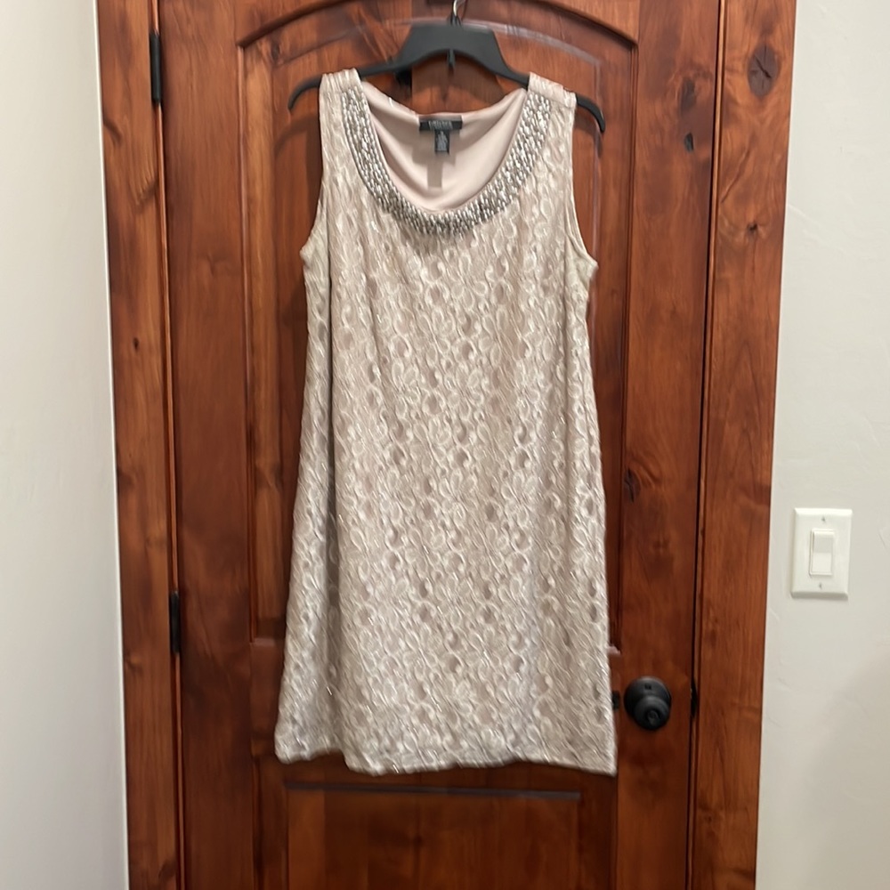 Women’s Dress - Picture 3 of 4